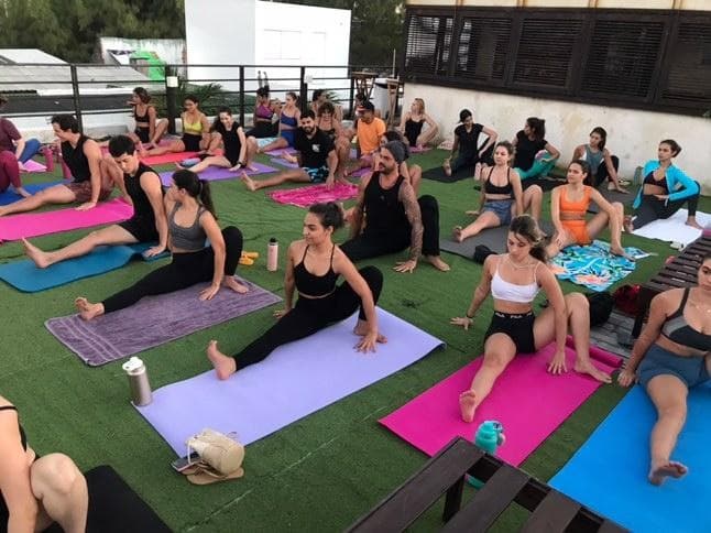 Yoga na Blue * Sábado,8 da manhã